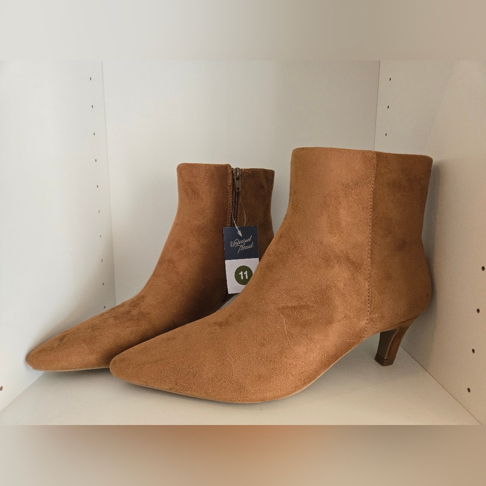 Size 11 Kitten Heel Pointy Tan Faux Suede Autum Fall Ankle Boots